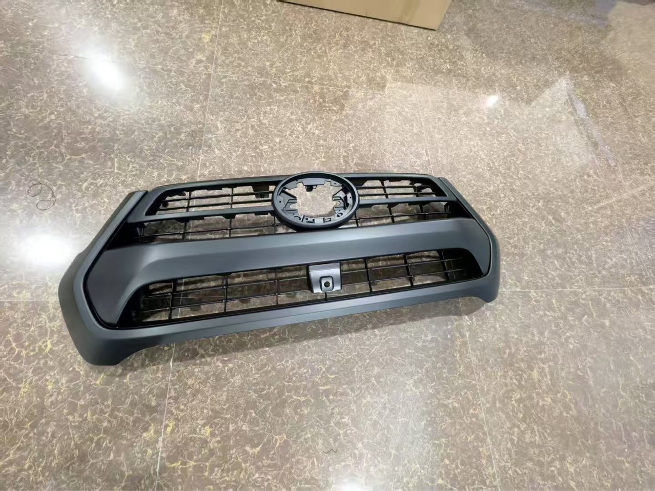 Suitable for Toyota Hilux Revo 2020-2024 Front Grille (Thai Version)