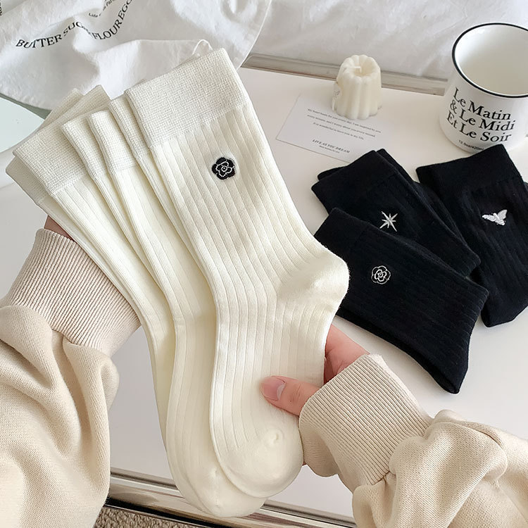 White Socks for Women, Embroidered Little Flower Bee Mid-Calf Socks, Casual, Versatile and Trendyy Zhuji Socks, Japanese Style Spring and Summer Women's Socks