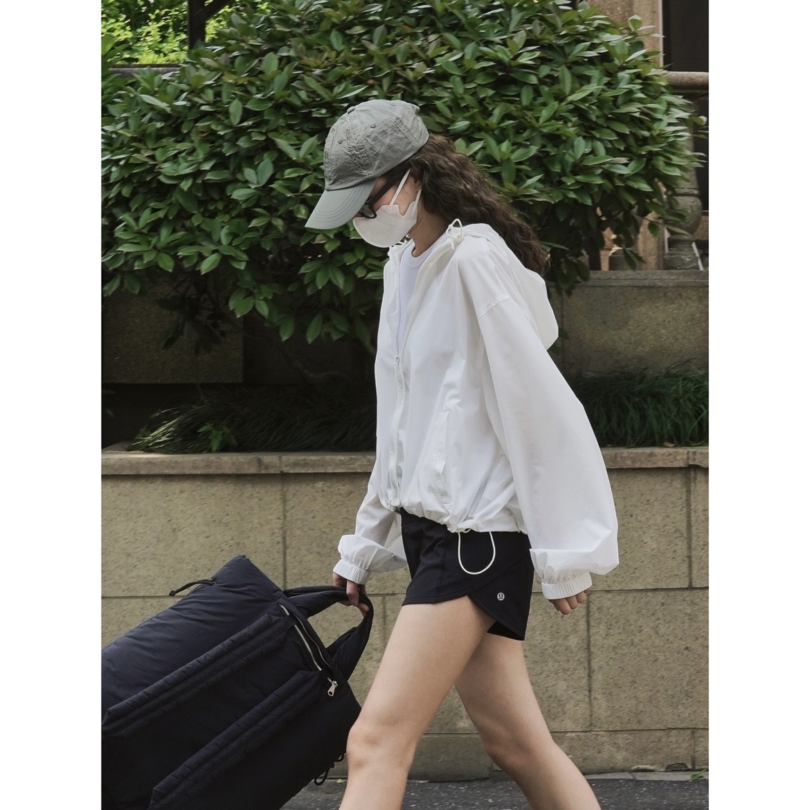 Louvre Summer New Korean Style Outdoor Sports Style UPF50+ Sun Protection Jacket Breathable Cool Hooded Short Cover-up for Women