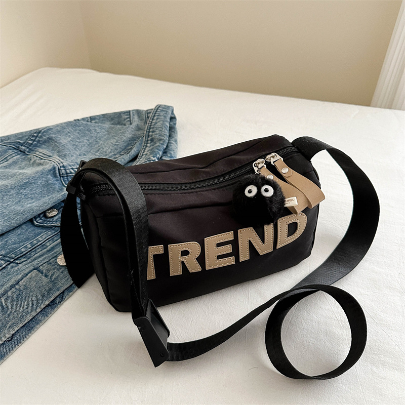 Bolsas de moda de tendencia de primavera 2024 nuevas bolsas deportivas de lujo ligero coreano de gran capacidad para salir