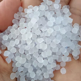 聚氯粒子生产厂家PVC透明料无味耐黄变耐温70度环保颗粒按要求做