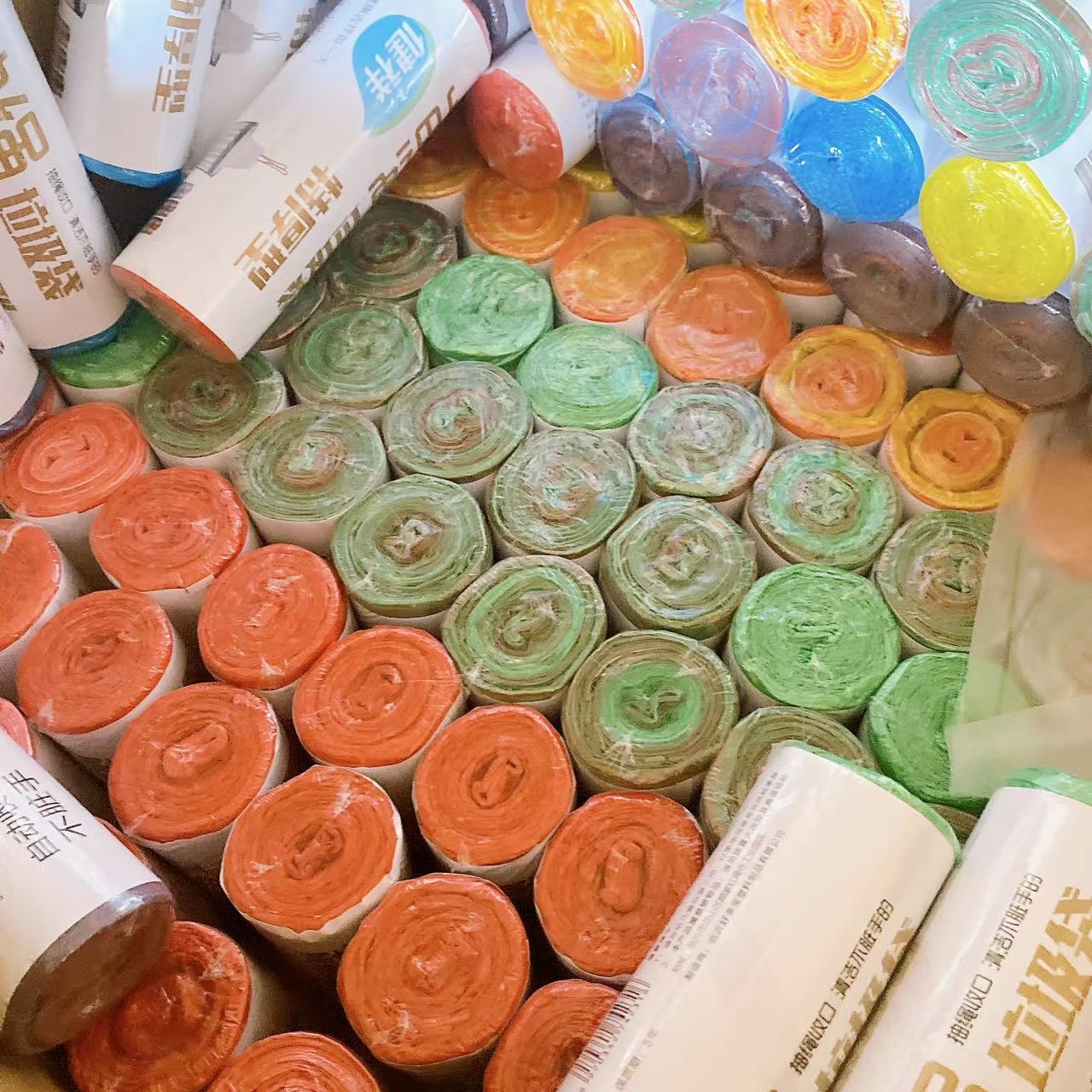 Bolsa de basura de cuerda gruesa desechable gran cocina doméstica dormitorio de necesidades diarias punto de corte de color 2 yuanes