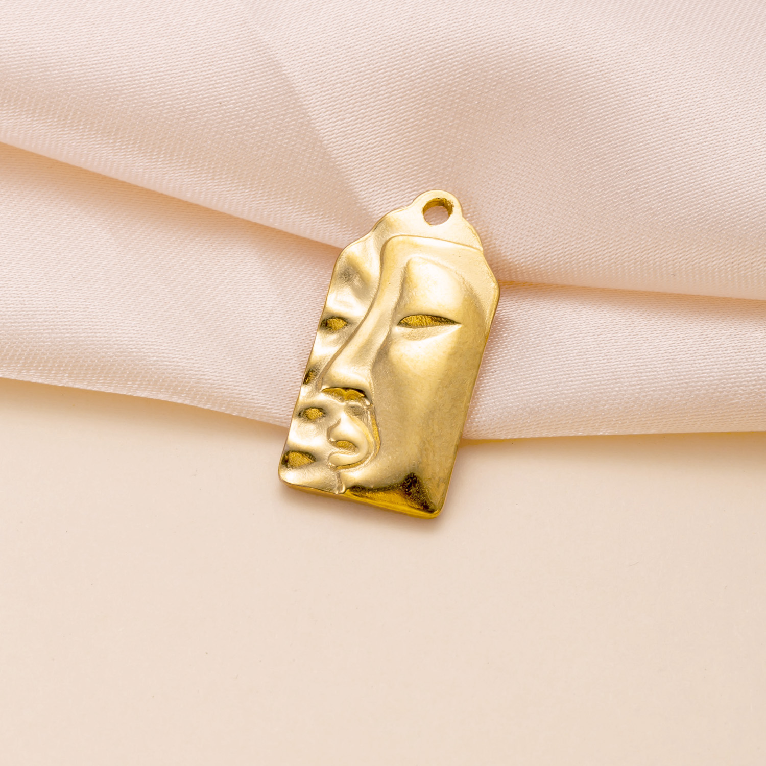 Colgante único transfronterizo accesorios de acero inoxidable europeos y americanos accesorios de collar de marca redonda estrella de mar accesorios de joyería de bricolaje exquisitos y lindos