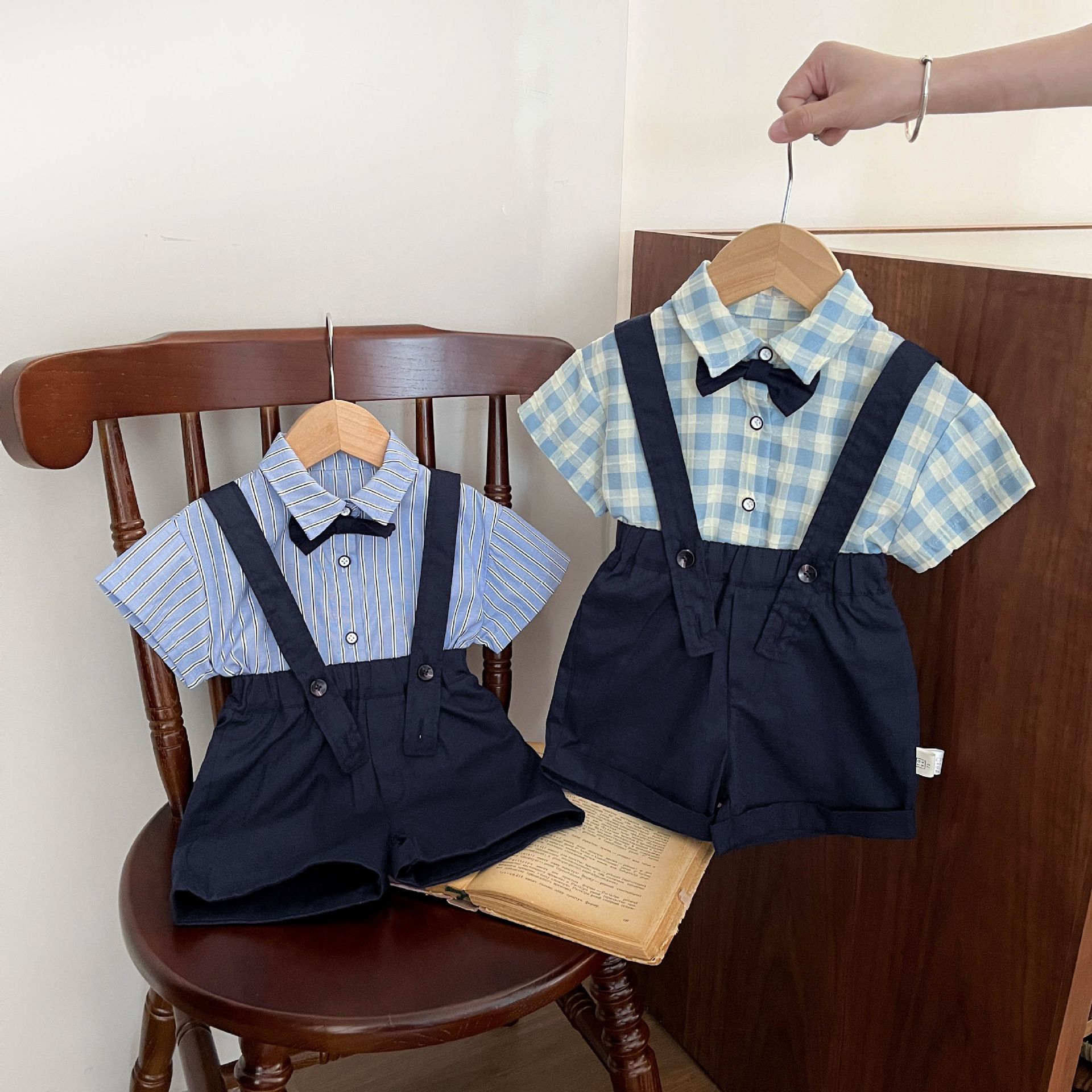 Children's suit Boy's Handsome Small Suit Summer One-year-old Dress Baby Boy's One-year-old Baby Shirt Short-sleeved Strap Pants