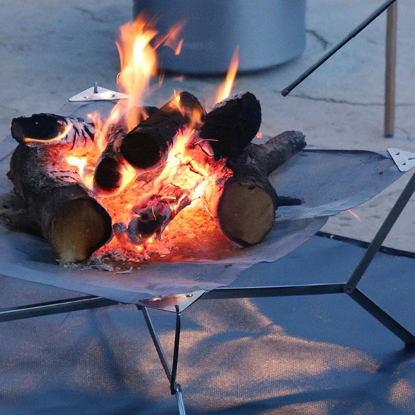 落虹轻量不锈钢折叠焚火台户外露营烧烤取暖便携野营焚火架无