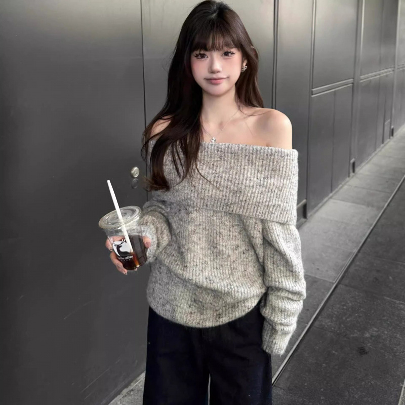 Gray Off-Shoulder Korean Style Pullover Sweater for Women in Autumn, Lazy Style, Loose, Casual, Slimming Look, Petite Long-Sleeved Top