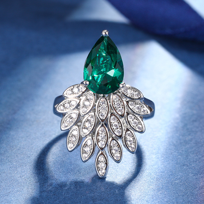 2024 nuevo estilo Zhuang Sheng joyería cobre inferior chapado en oro moda simulación color tesoro corindón temperamento colgante traje femenino 8*12