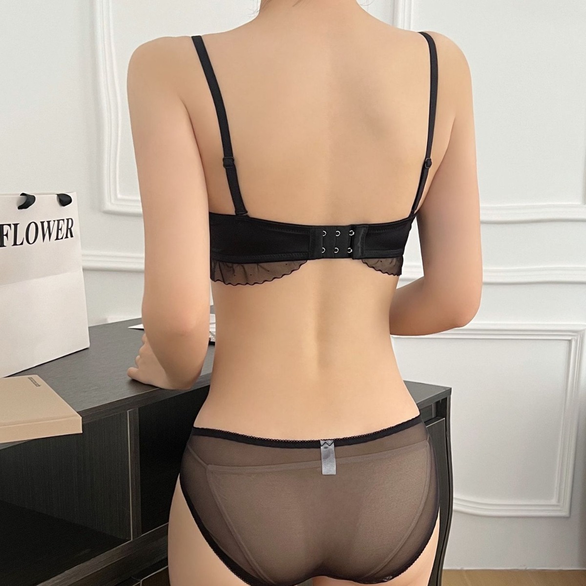 Venta directa de fábrica comercio electrónico transfronterizo Sudeste de Asia Vietnam Tailandia damas seda francesa satén recogido cómodo sujetador