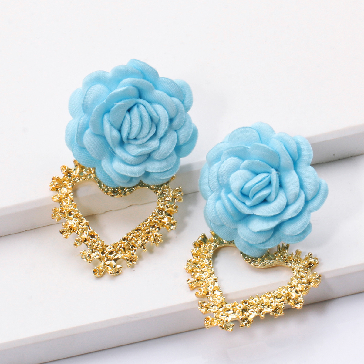 Fashion Heart-shaped Flower Alloy Earrings Wholesale display picture 19