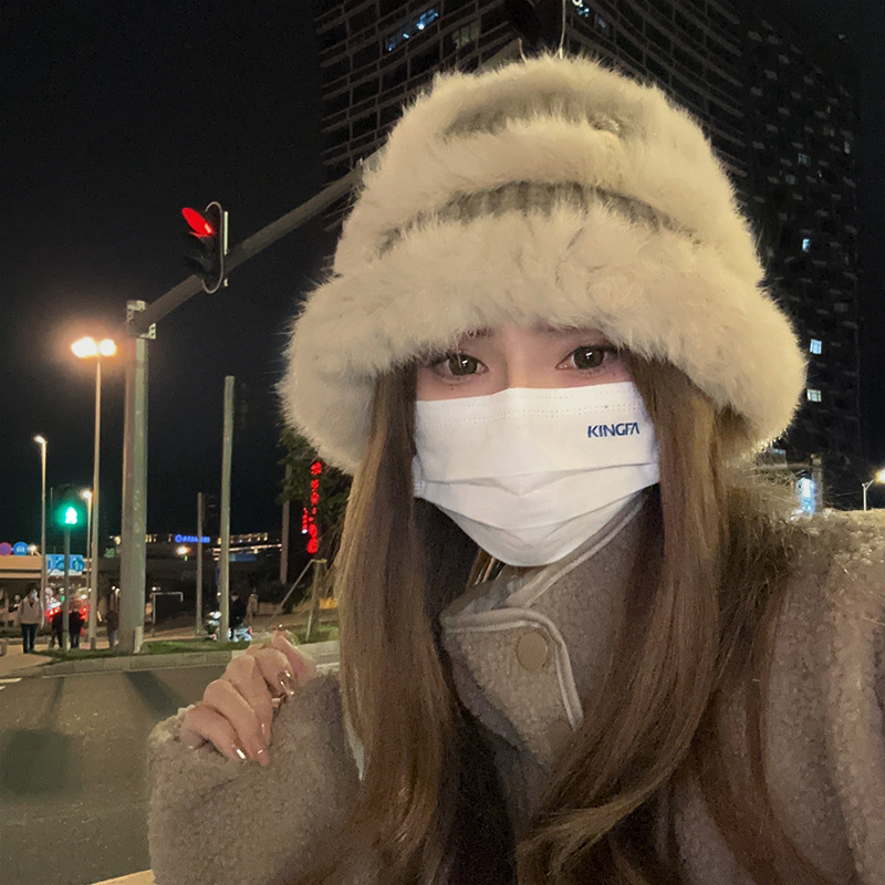 모자 여성 가을, 겨울 두꺼운 따뜻한 토끼 모피 플러시 어부의 귀 보호 니트 비니 느슨한 큰 머리 둘레는 작은 얼굴을 보여줍니다
