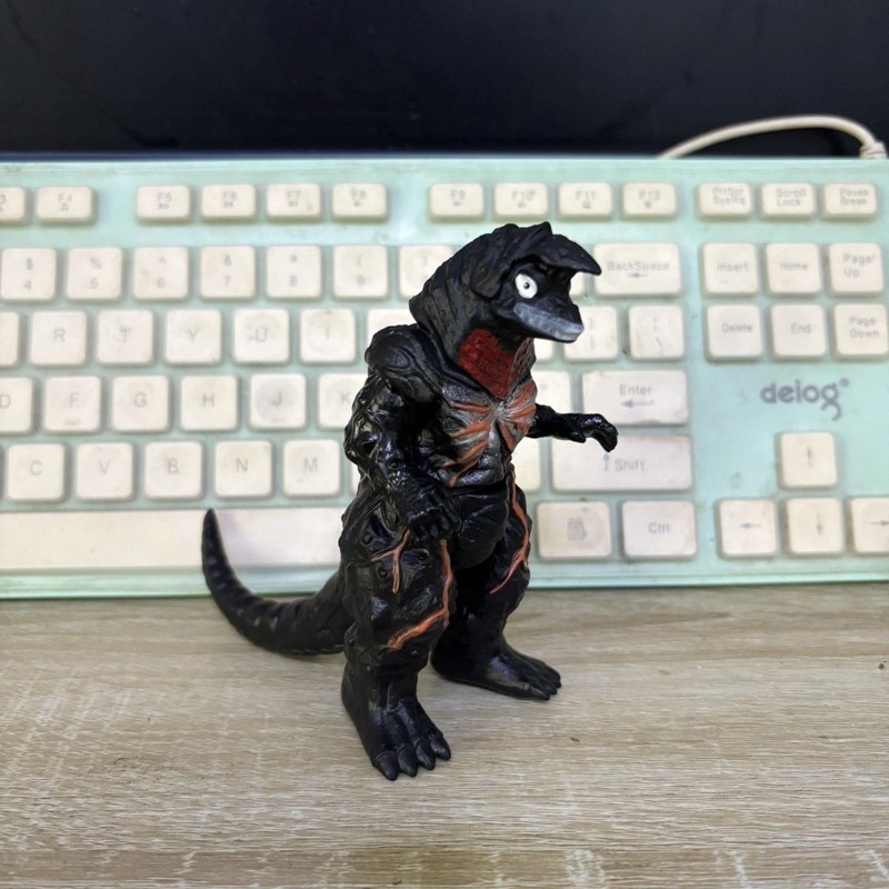 小さなモンスターウルトラマン卸売露店のおもちゃはすべて 10cm ～ 13cm 歳の男の子と子供向けのモンスターおもちゃです|undefined