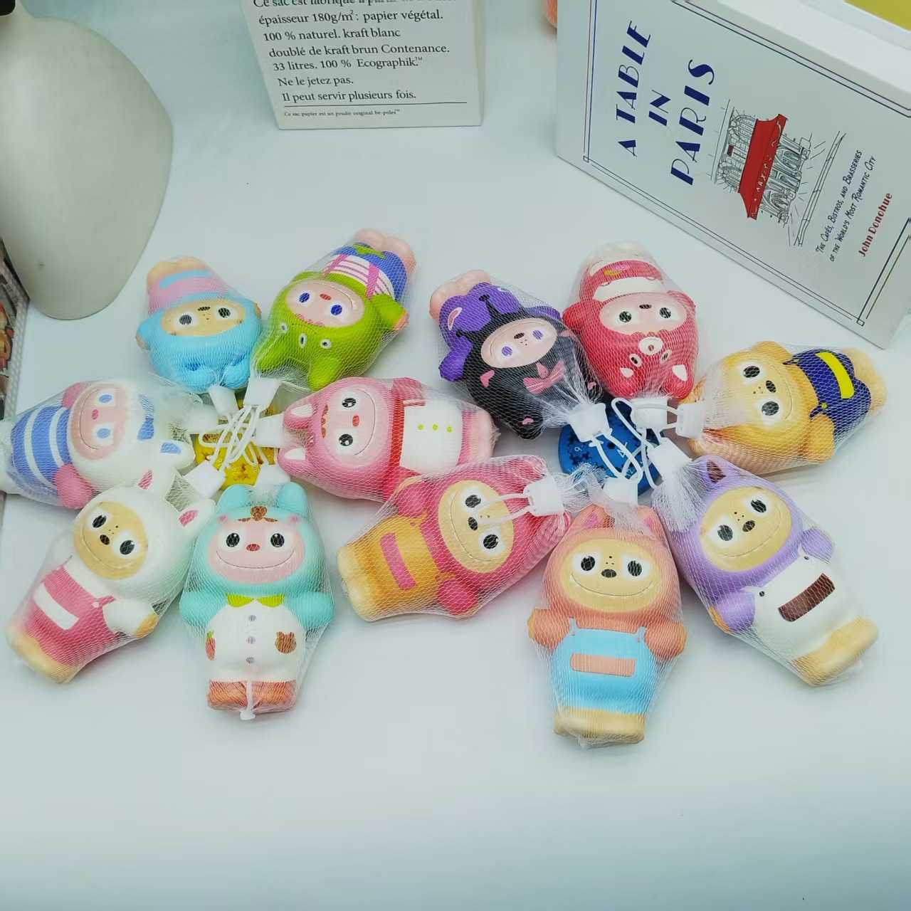 Wahaha ADcalcio pellizcando la botella de música juguete rebote lento descompresión ventilación bebida exprimida suave personalizada para niños