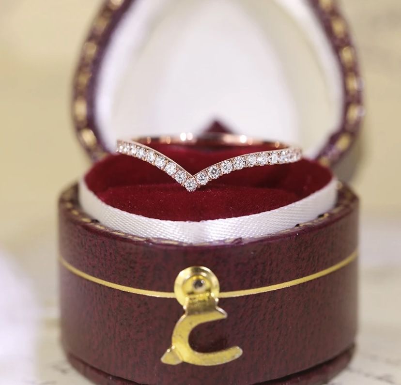 k 노란색 V자형 다이아몬드 링(탈형 없음)