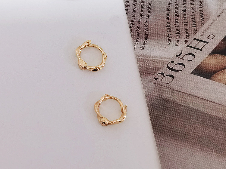 EH602261莫比乌斯耳骨扣