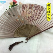 T乄W亍折扇女竹扇 新品真丝扇 烤漆扇骨樱花蝴蝶枫叶小折扇子包邮