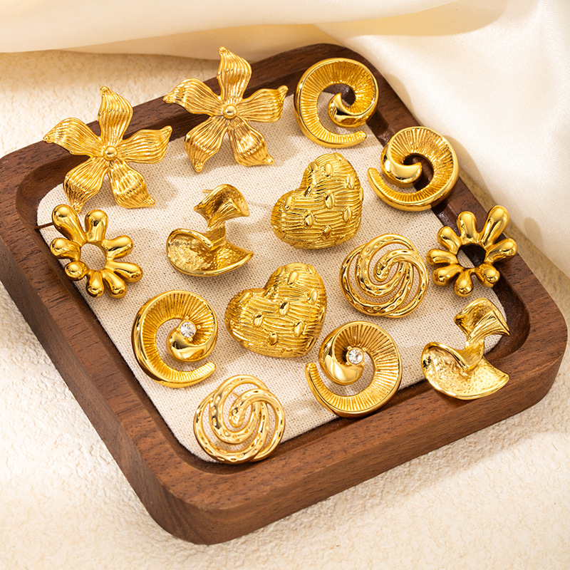12g Weight 0.03µm Gold Plating Thickness Electroplated Gold Plating Process 201 Stainless Steel Ear Needle Material Golden Plated Plating Material Stone-Free Inlay Material Ear Studs Classification 1 Pair Quantity Daily Occasion 201 Stainless Steel Material Heart Shape, Flower, Spiral Pattern Women's Gender Elegant Style Plating Craft Heart Shape Flower Spiral Titanium Steel Elegant Waterproof Non Tarnish Surgical Steel Ear Studs 16