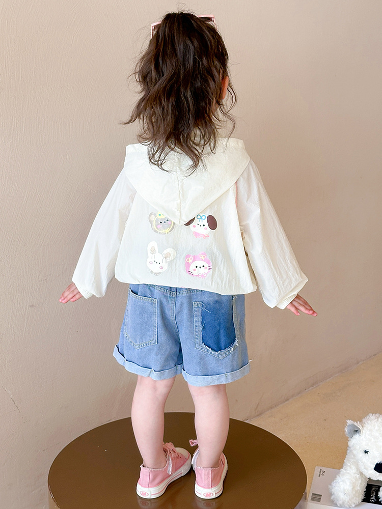 Ropa de protección solar para niñas, verano 2025, nuevo estilo, aire occidental para niños, protección UV, ropa de protección solar fina para niñas y bebés