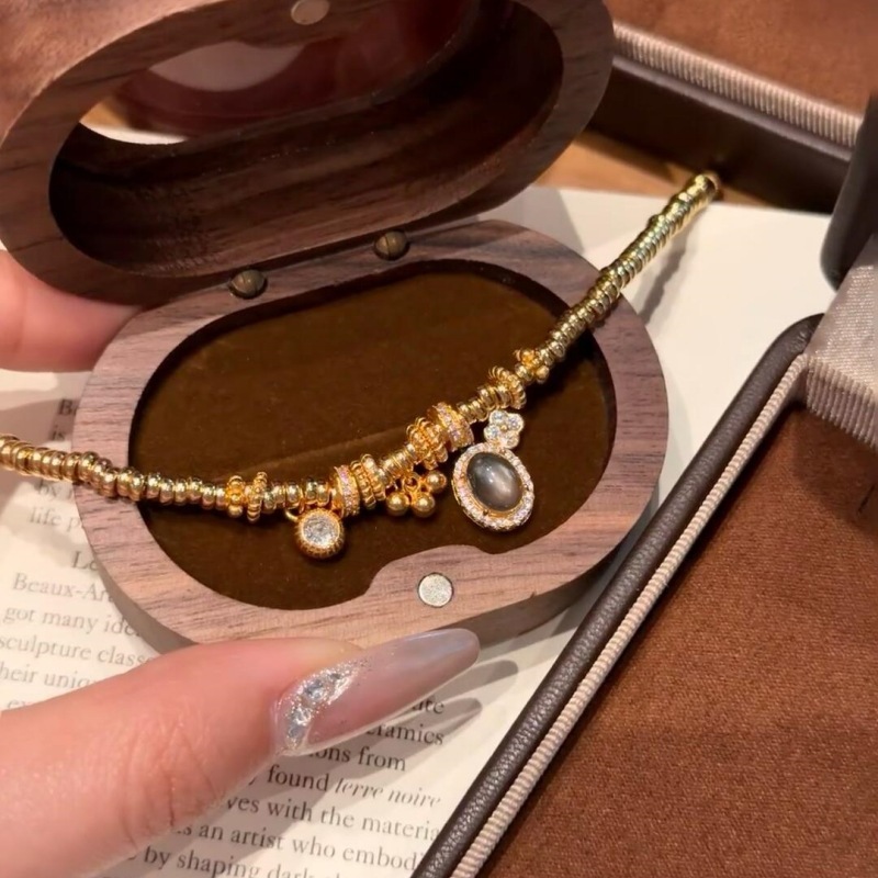 龙心盘缠跑环四叶花草手链女新中式金色冰透琉璃高级百搭手串手饰|undefined