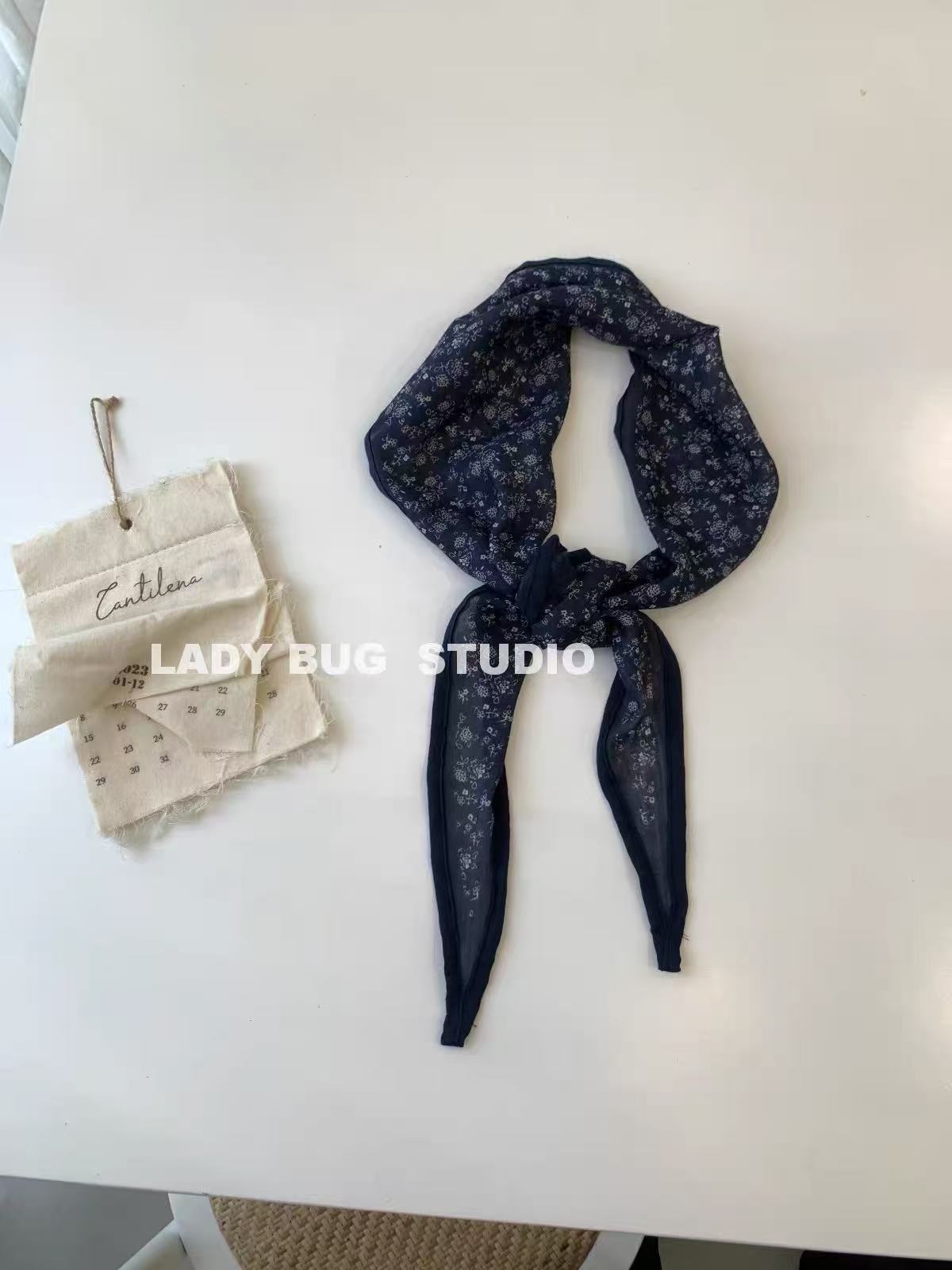 SKU-28 네이비 블루 플라워