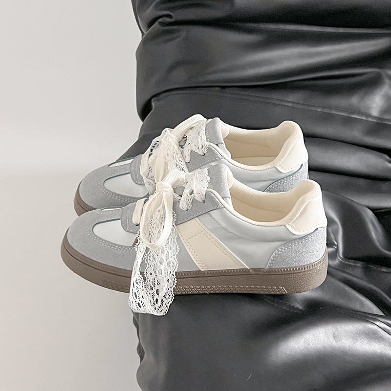 Clásico rojo nicho retro ballet alemán zapatos de entrenamiento femenino 2025 nuevas zapatillas de encaje casuales planas transpirables de primavera y verano