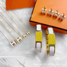 �������yH��Ů 18Kõ���m��h��ĸ������Ů��Hͬ���i��朰ٴ�