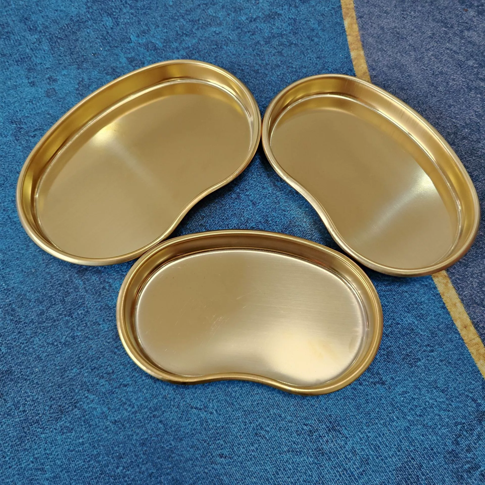 304 из нержавеющей стали поясничный диск изогнутый диск поясничный диск стоматологический диск почковидный диск пластин гнойный диск хирургический поднос дезинфекционного диска