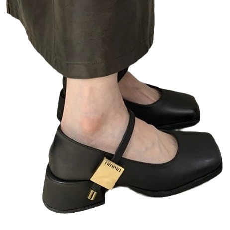 Little Fragrant Wind Mary Jane 2024 Yeni Sonbahar ve Kış Kalın Topuklu Ayakkabı, Renkli Kare Baş, Tek Düğme Askı, Tek_voghion.com