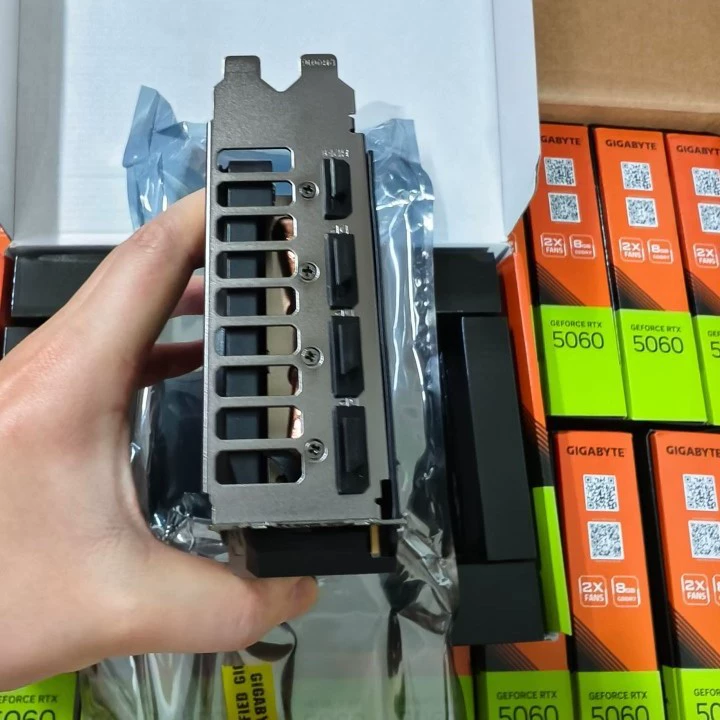 Гигабайт RTX 5060 8 ГБ видеокарта 5060ти Magic Eagle Fengmo ИИ умное обучение независимая игровая видеокарта