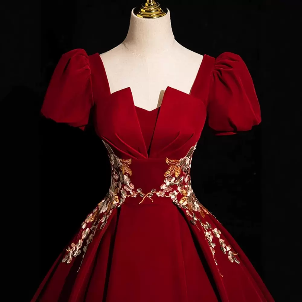 缎面红色敬酒服新娘2026新款高级感新中式订婚礼服连衣裙女春春季