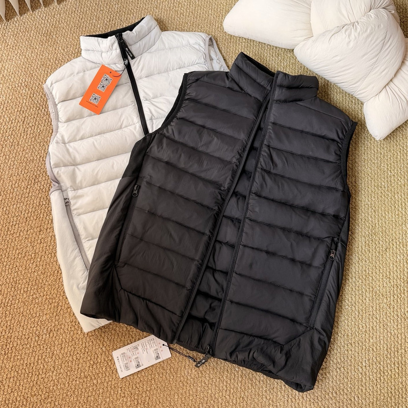 Biyin 2026 new men's lightweight down vest, stand collar, solid color, warm, sleeveless, autumn and winter casual vest Biyin 2026 new men's lightweight down vest, stand collar, solid color, warm, sleeveless, autumn and winter casual vest