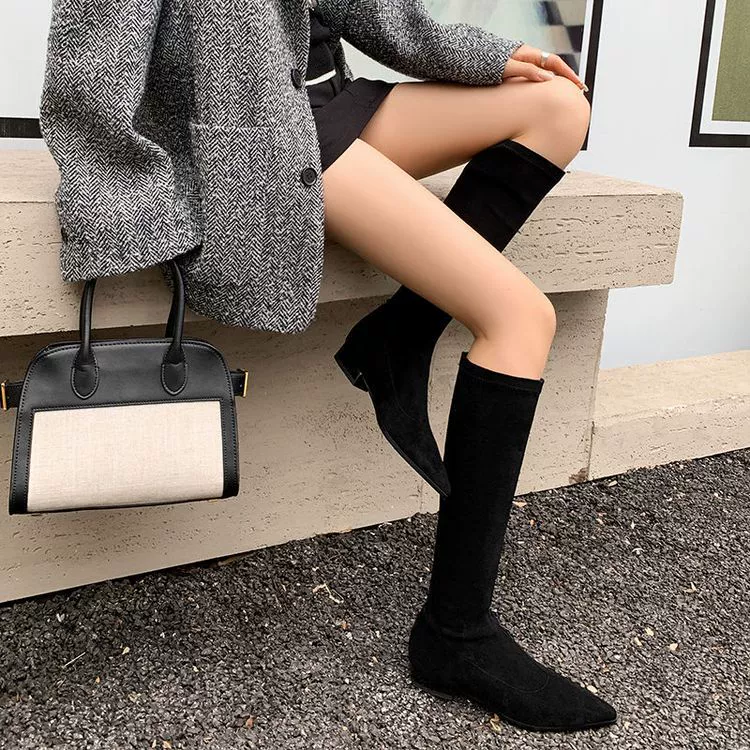 Гигантские ноги тонкие ~ 2024 зимняя корейская версия темперамента острое плоское дно эластичные тонкие сапоги, но не колено серые сапоги для женщин ~