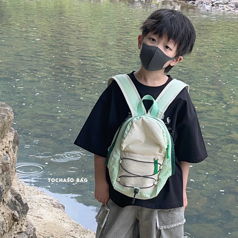 Mochila para niños de alto valor facial de estilo extranjero, una nueva mochila deportiva de viaje al aire libre