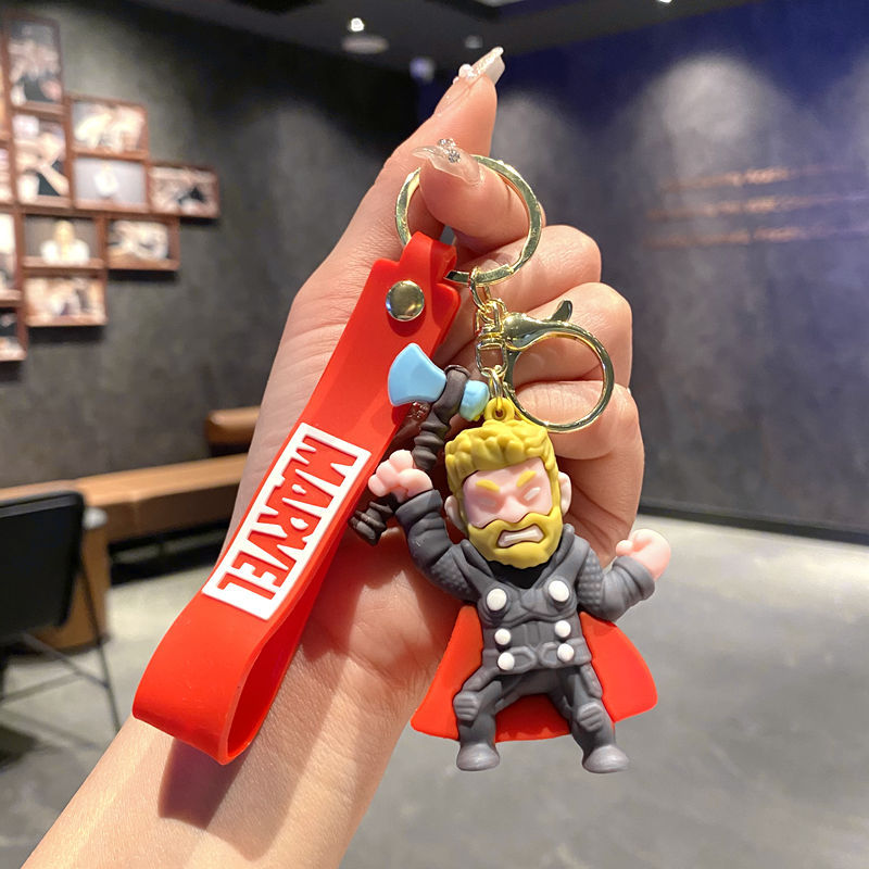 新商品アニメアベンジャーズのキーホルダー創意的なスパイダーアイアンマンの死侍公仔カバンのペンダントプレゼント