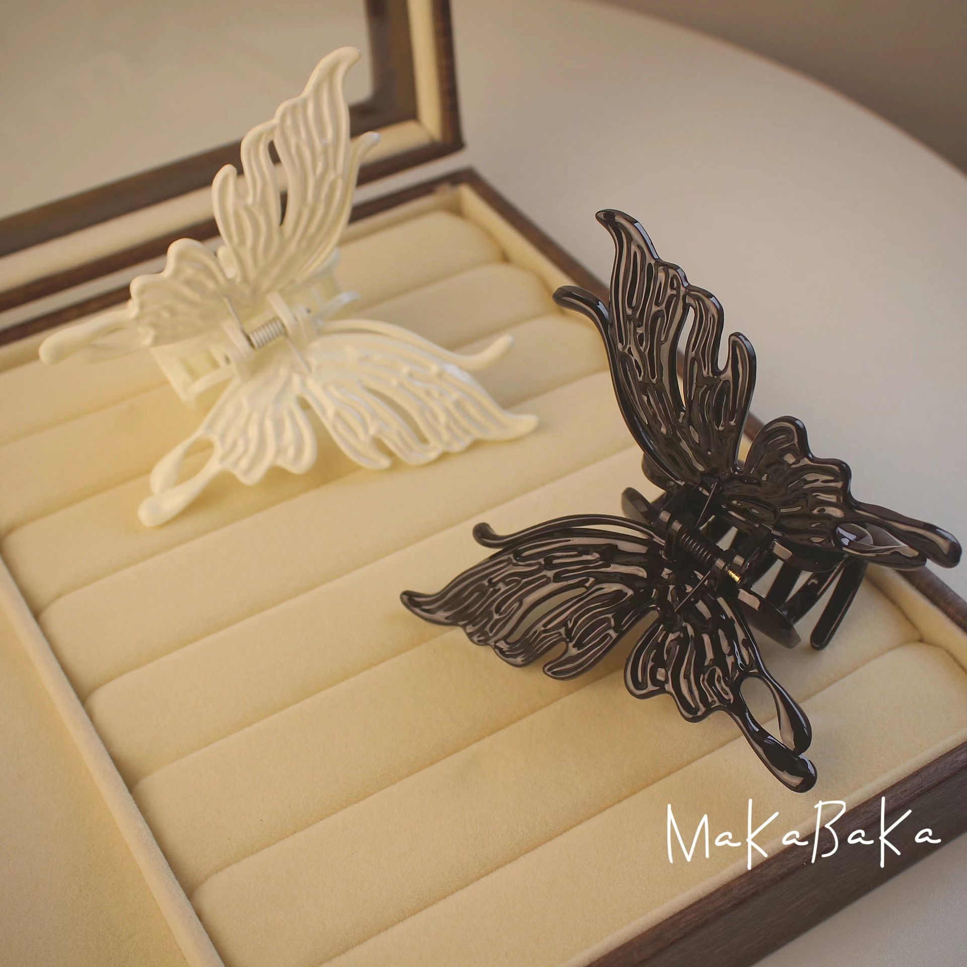 Südkorea Dongdaemun Super Fee Retro Drei-dimensional Schmetterling Greifen Clip Erweiterte Sinn Nische Design Elegante Shark Clip Top Clip_voghion.com