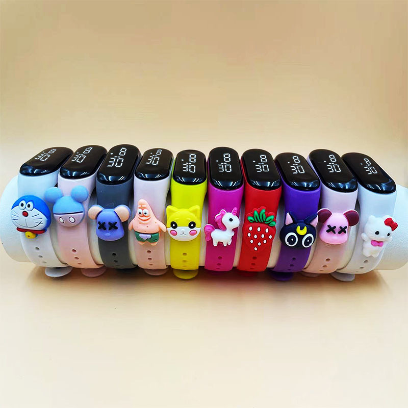 Reloj de muñeca Reloj electrónico de anime Crayon Shin-chan Reloj de escuela primaria de jardín de infantes led a prueba de agua