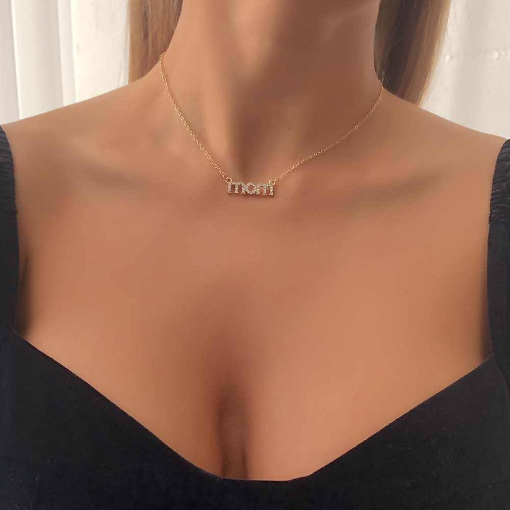 Fashion single layer MOM letters diamond necklace wholesale