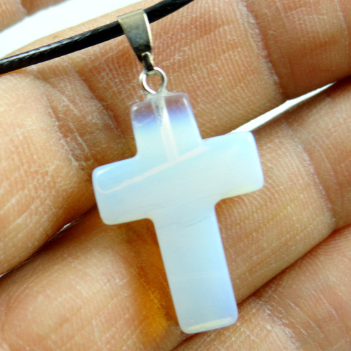 Comercio exterior caliente Piedra Natural Rosa cristal ágata piedra Cruz colgante collar accesorios DIY joyería que hace