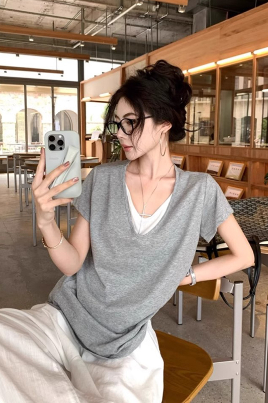 慵懒风灰色假两件低v领宽松短袖t恤女夏季撞色miu系叠穿正肩上衣|undefined
