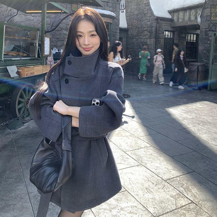 2025 New Winter Korean Style Silhouette Stand-Up Collar Woolen Outwear Thickeneded Warm Short Woolen Outwear for Women
