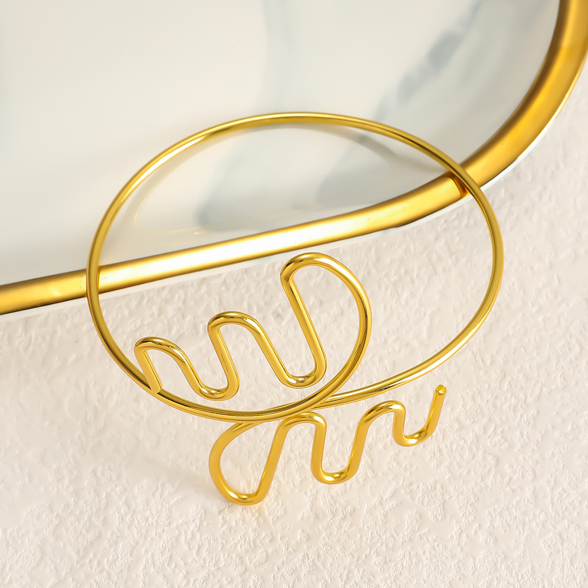 36g Weight arm bracelet Classification 1 Piece Quantity Daily Occasion Alloy Material Round, Curve, Leaves Pattern All Seasons Season Women's Gender Simple Style Style Wholesale Jewelry Simple Style Round Curve Leaves Alloy Arm Bracelet 6