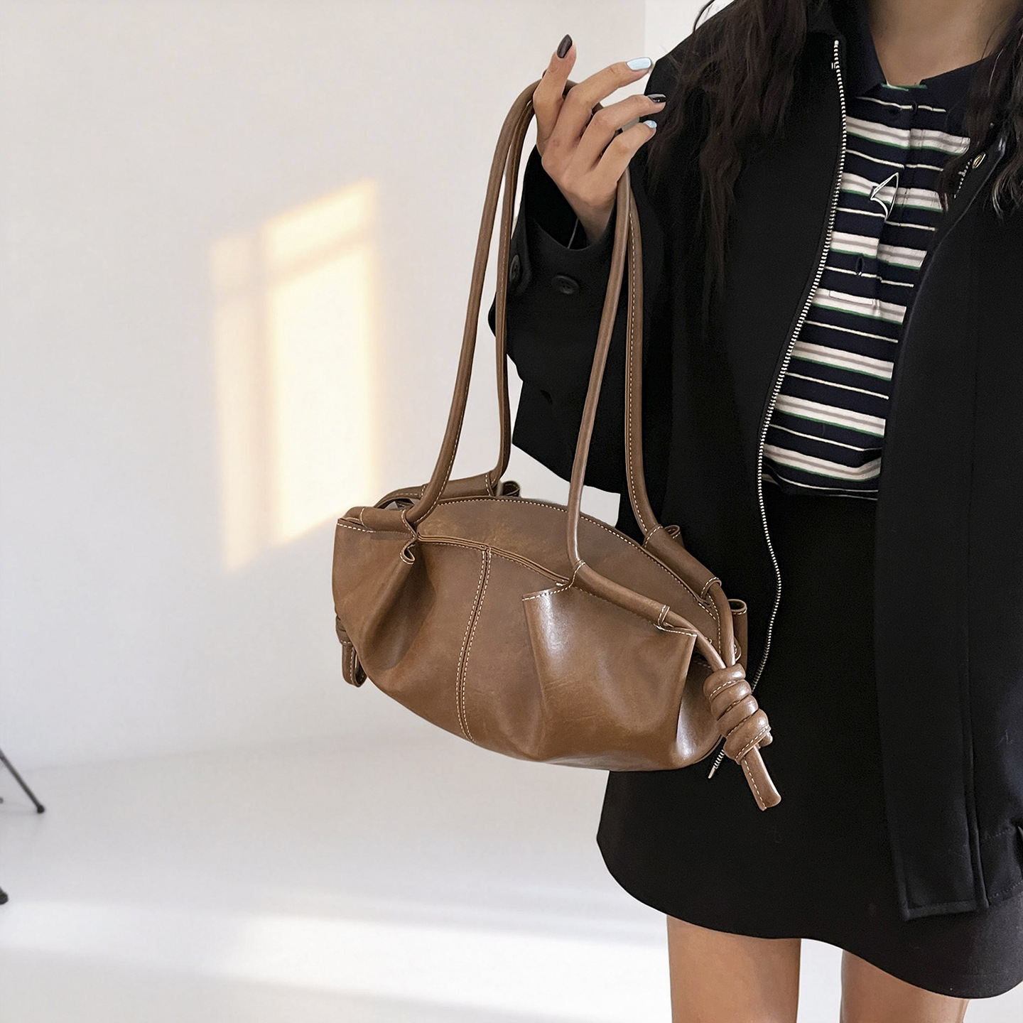 High-End Commuter Women's Bag 2026 New Cross-Border Niche Shoulder Handbag Soft Leather Cloud Bag Fashionable Crossbody Bag