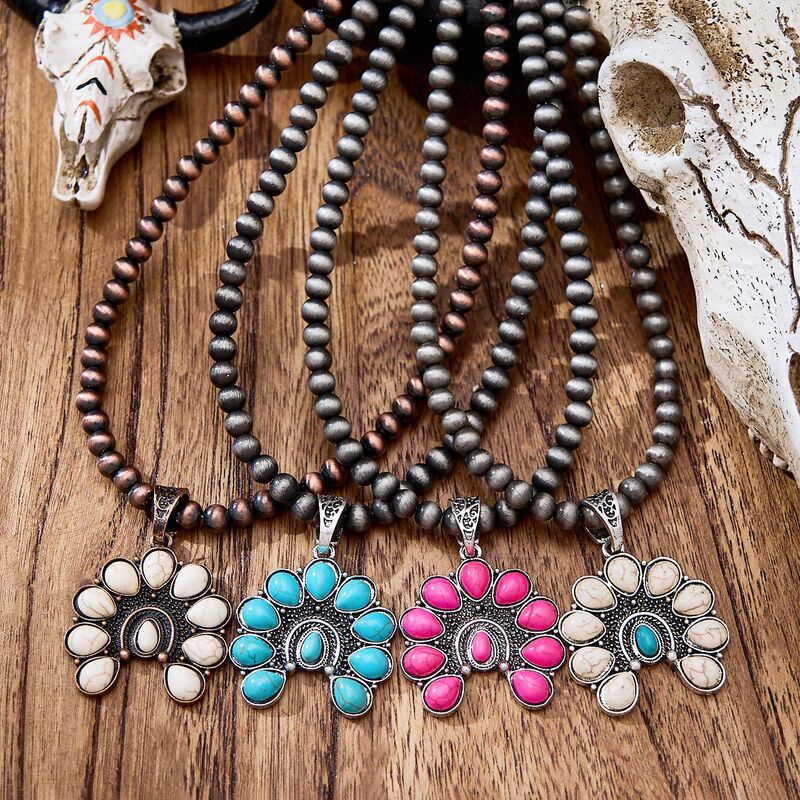 Vintage ethnic-style floral pendant necklace, European and American Western-style, distressed beaded long sweater chain accessory Vintage ethnic-style floral pendant necklace, European and American Western-style, distressed beaded long sweater chain accessory