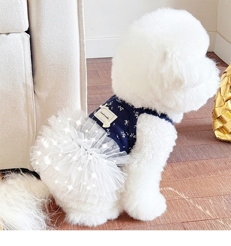Vestido de verano con flores para perro estilo coreano princesa_voghion.com
