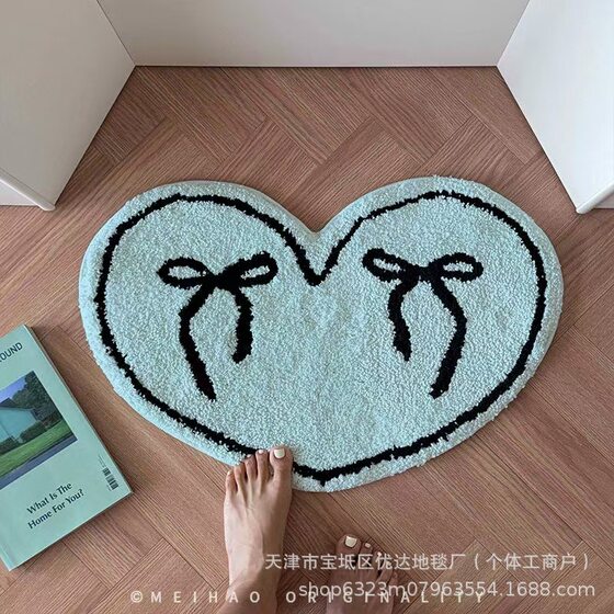 Korean-style heart-shaped flocking mat bathroom absorbent non-slip foot mat cloakroom thickened cool decorative floor mat can be wholesale