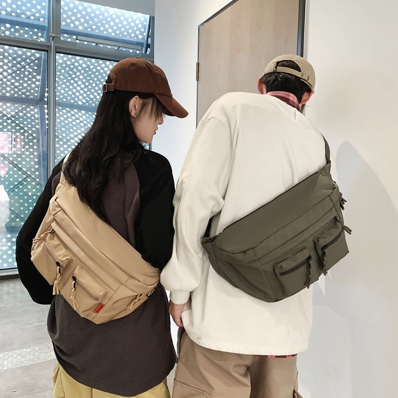潮牌工装胸包男2024新款ins风日系斜挎背包简约百搭学生运动腰包