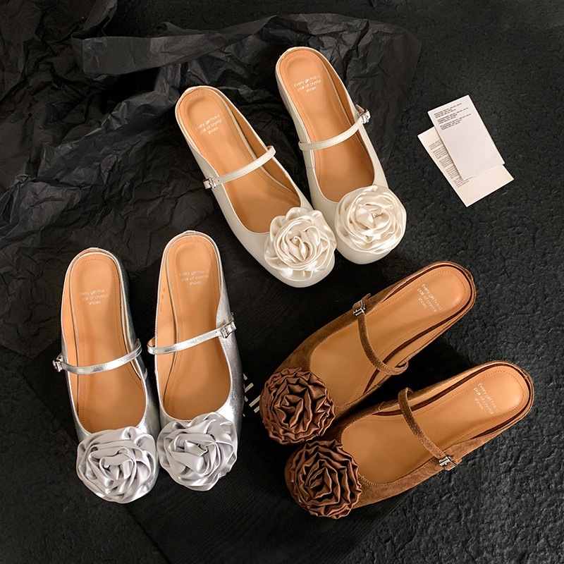 Giày mule nữ mũi nhọn họa tiết hoa bạc, đế bằng tăng chiều cao — Màu nâu nhạt (da cừu)