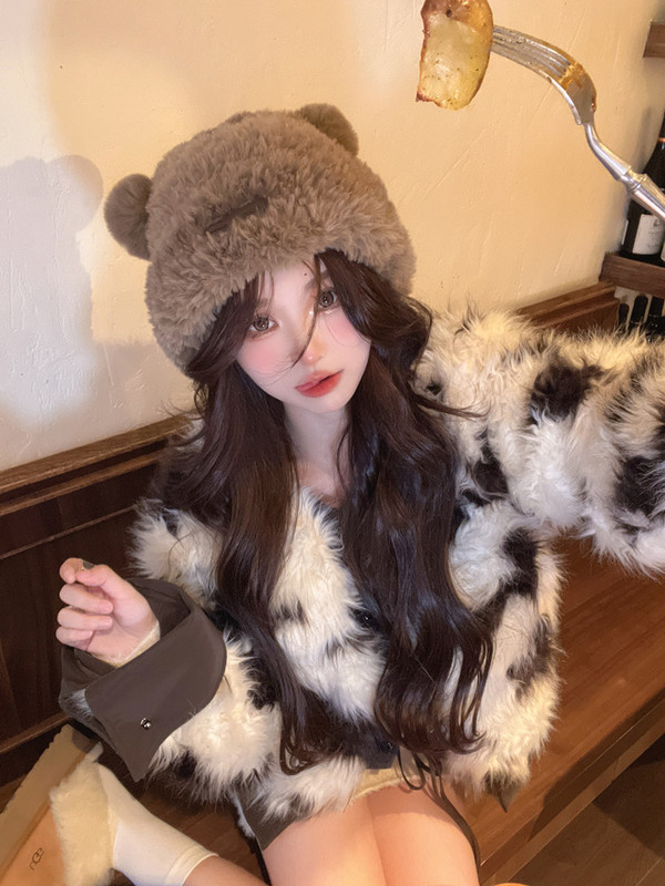 Korean style cute 2022 new winter Bear plush ear protection knitted hat fashionable all-match face-looking small wool hat for women Korean style cute 2022 new winter Bear plush ear protection knitted hat fashionable all-match face-looking small wool hat for women