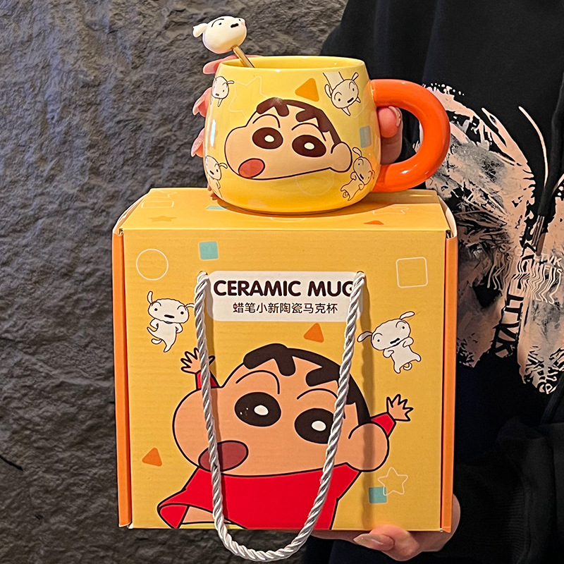 Autenticamente autorizado lápiz pequeño nuevo relieve de cerámica taza de marca encantadora caricatura de alto valor facial taza de pareja de oficina