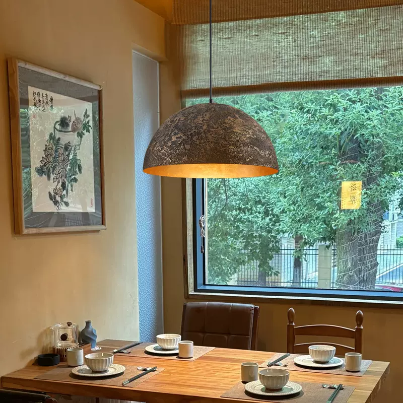 中古风灯具餐饮吊灯火锅店侘寂风复古咖啡厅餐桌灯肌理纹半圆吊灯