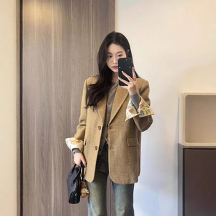 025��������ɫ���b���ת��س��ÿ������nϵͨ���@�ݚ��|����Ů
